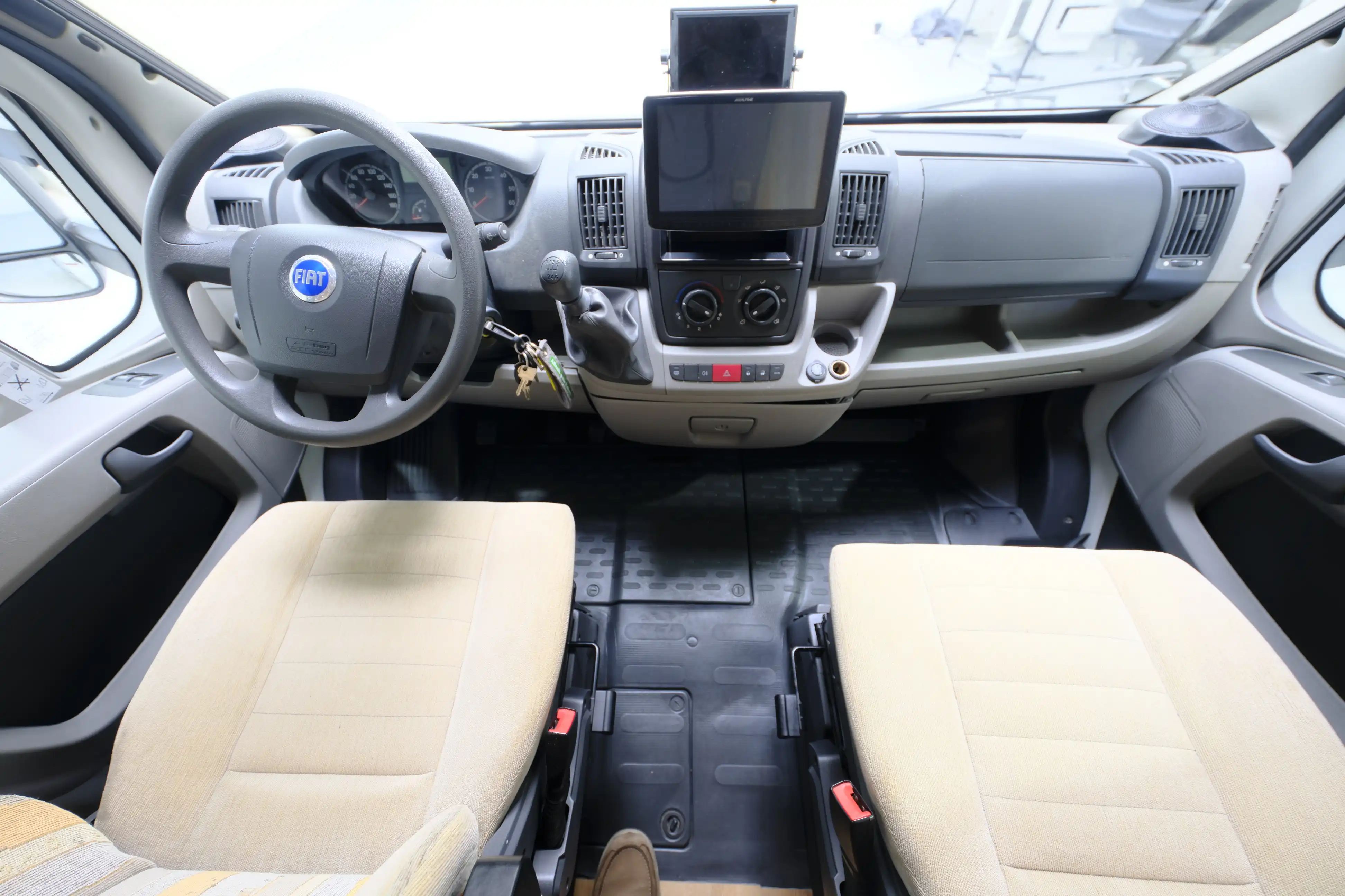 HYMER-ERIBA Tramp T 674 SL